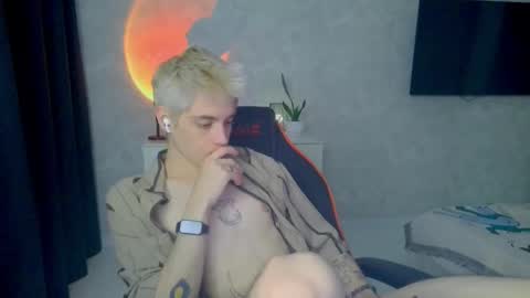 Snapshot of abslut chatting on September 9, 3:56 pm abslut online show from September 9, 3:56 pm