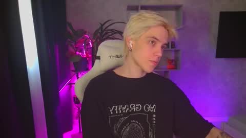 abslut online show from November 17, 4:26 am