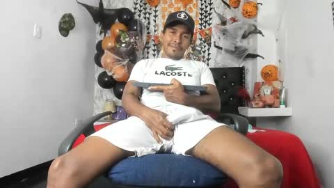 adam_morgan2 online show from October 30, 8:42 pm