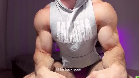 Snapshot of adam_muscle_ chatting on September 17, 9:07 pm Adam online show from September 17, 9:07 pm