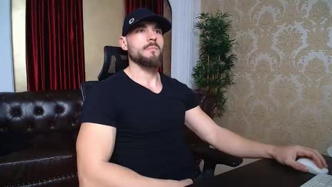 Snapshot of adamjameson chatting on February 18, 6:37 am AdamJameson online show from February 18, 6:37 am