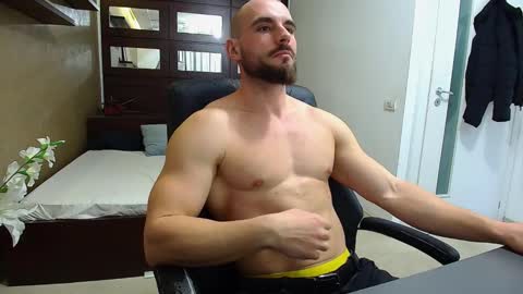 Snapshot of adamjameson chatting on February 19, 9:39 am AdamJameson online show from February 19, 9:39 am