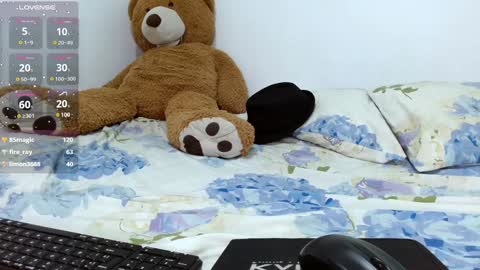 ADAMS Y NIKI online show from January 23, 6:17 am