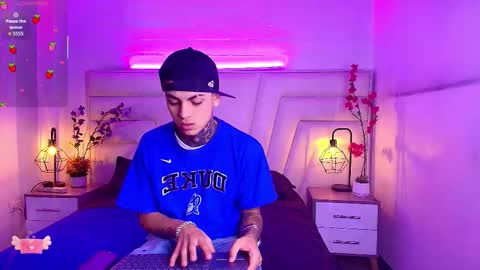 AdamsWalkerr  online show from February 4, 12:31 pm