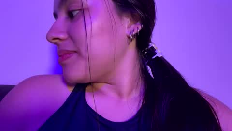 adan_konniee online show from May 7, 9:27 am