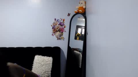 Lola online show from August 2, 1:24 pm