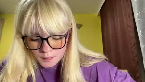 Lesly online show from June 9, 7:13 pm