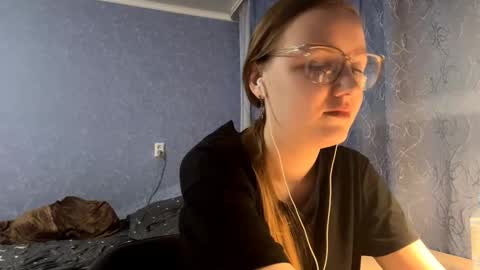 Emma online show from October 9, 2:33 pm