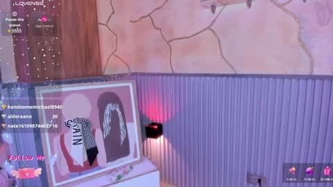 Adelaine online show from December 4, 9:45 am