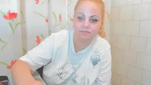 Snapshot of adelamilfsexy chatting on March 6, 9:31 pm izabellamilf online show from March 6, 9:31 pm