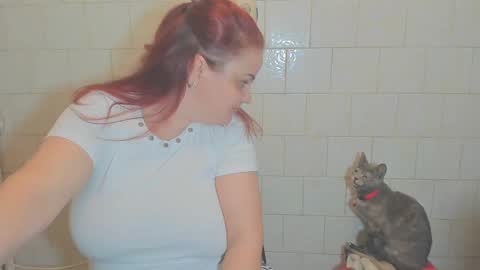 Snapshot of adelamilfsexy chatting on December 26, 9:47 pm izabellamilf online show from December 26, 9:47 pm