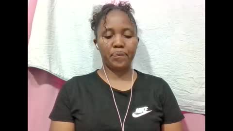 adelealy online show from September 26, 6:10 am