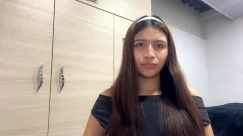 adellein foxx online show from October 7, 3:02 am