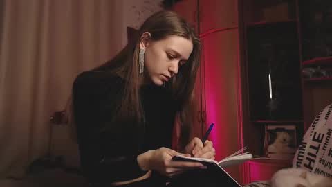 Lina online show from March 9, 2:21 pm