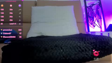 Snapshot of adelinaconte1 chatting on March 10, 10:24 pm adelinaconte1 online show from March 10, 10:24 pm