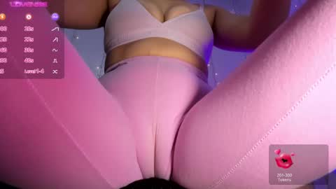 Snapshot of adelinaconte1 chatting on February 21, 7:10 pm adelinaconte1 online show from February 21, 7:10 pm