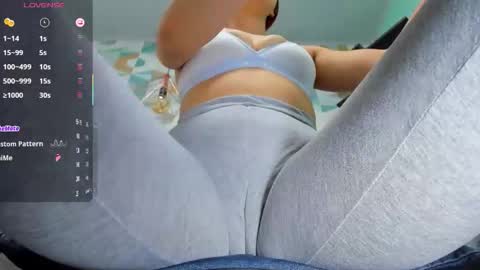 adelinaconte1 online show from October 20, 12:54 pm