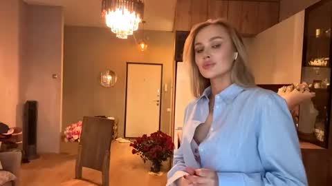 Amelia online show from September 27, 11:08 am
