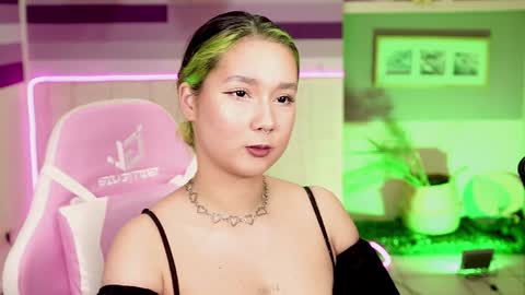 Adelina online show from December 4, 6:44 pm