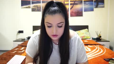 Adellineee online show from February 13, 10:33 pm