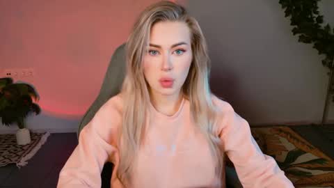 Adel online show from September 25, 9:05 am