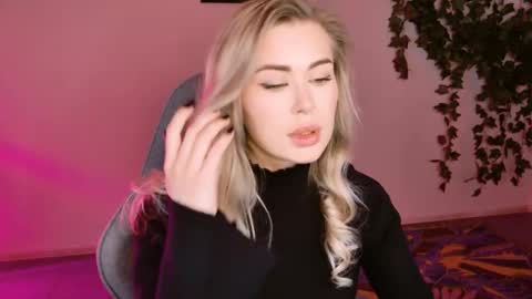 Adel online show from October 14, 3:48 pm