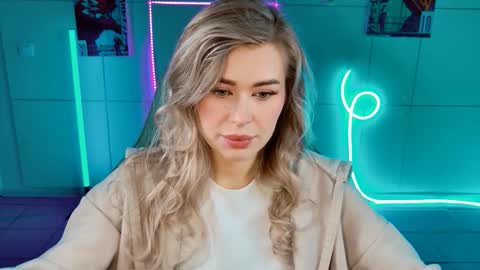 Adel online show from October 4, 9:07 am