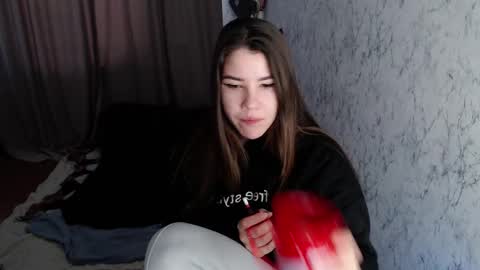 Snapshot of adelmaud chatting on March 11, 2:53 am AdelMaud online show from March 11, 2:53 am