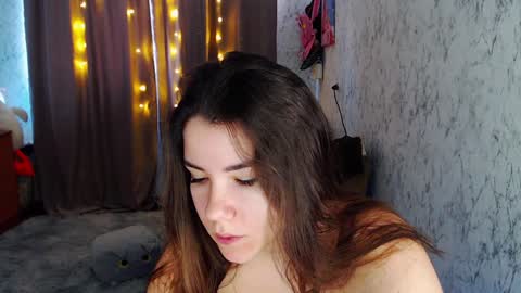 Snapshot of adelmaud chatting on February 6, 8:07 am AdelMaud online show from February 6, 8:07 am