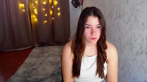 Snapshot of adelmaud chatting on March 10, 3:34 am AdelMaud online show from March 10, 3:34 am