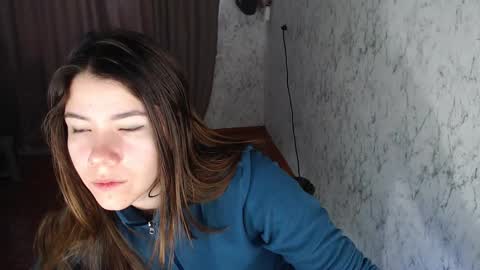 Snapshot of adelmaud chatting on March 4, 3:00 am AdelMaud online show from March 4, 3:00 am