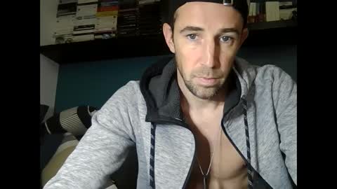 adibou13 online show from February 10, 1:33 pm