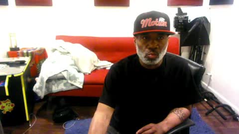 adick_ting online show from May 1, 9:03 am