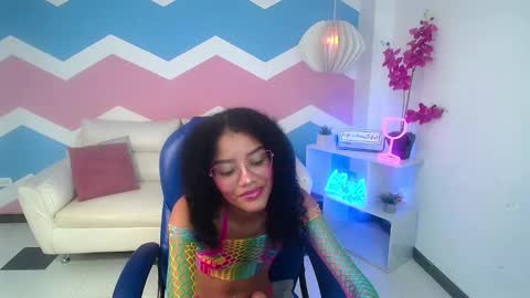 adisson_petite1 online show from October 20, 1:16 pm