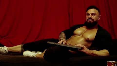 Adonis online show from November 21, 8:18 pm