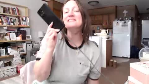Snapshot of adorable22 chatting on January 13, 6:27 pm adorable22 online show from January 13, 6:27 pm
