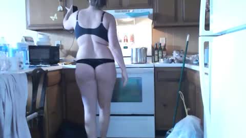 Snapshot of adorable22 chatting on February 23, 6:23 pm adorable22 online show from February 23, 6:23 pm
