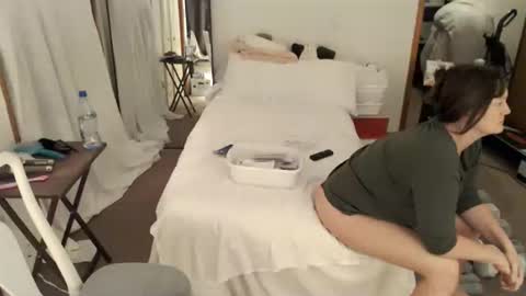 adorable22 online show from December 4, 2:55 am