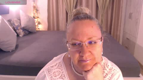 Cryna online show from March 1, 3:38 pm
