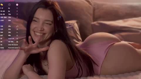 Victoria online show from April 19, 6:10 pm