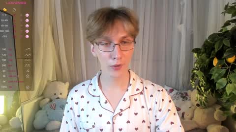 Adrian online show from January 30, 7:04 pm