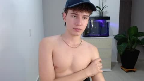 Snapshot of adrian_morelli chatting on December 19, 10:42 pm adrian morelli online show from December 19, 10:42 pm
