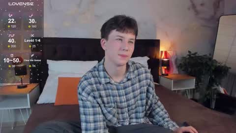 adrianoaubert online show from September 28, 6:11 am