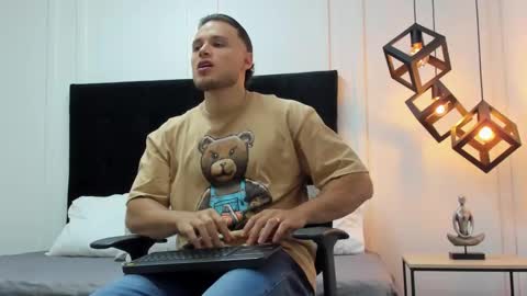 Adrein Roche online show from March 1, 11:15 pm