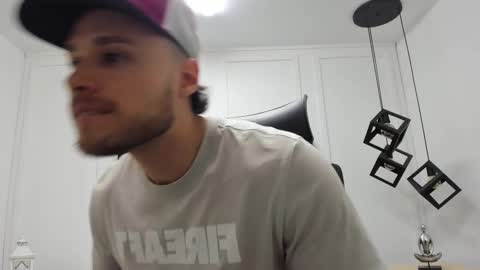 Adrein Roche online show from October 3, 1:15 am