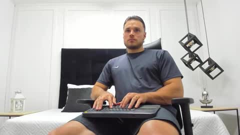 Adrein Roche online show from October 14, 11:08 pm