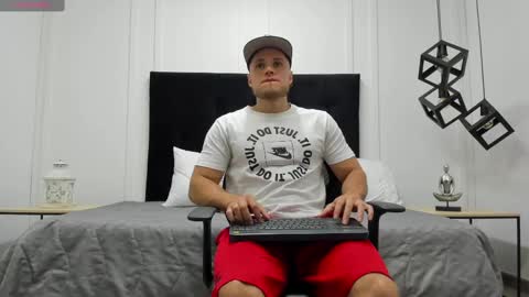 Adrein Roche online show from March 4, 12:29 am