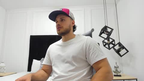 Adrein Roche online show from October 29, 1:07 am