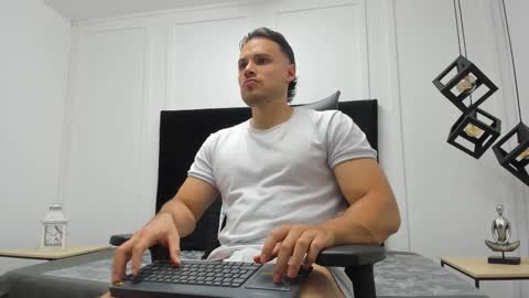 Adrein Roche online show from October 9, 11:54 pm