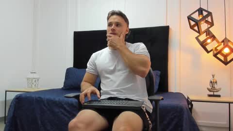 Adrein Roche online show from March 6, 12:00 am